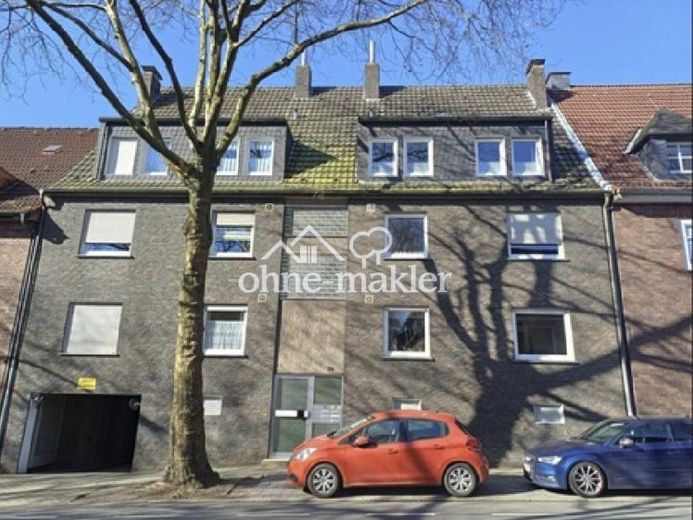 Solido condominio plurifamiliare in piacevole viale con giardini in vendita – Foto 1