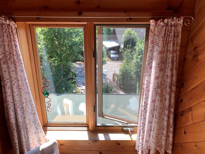 freistehendes Einfamilien, Vollholzhaus, kanadisches Blockhaus ökologische Bauweise, sehr gepflegt – Foto 22