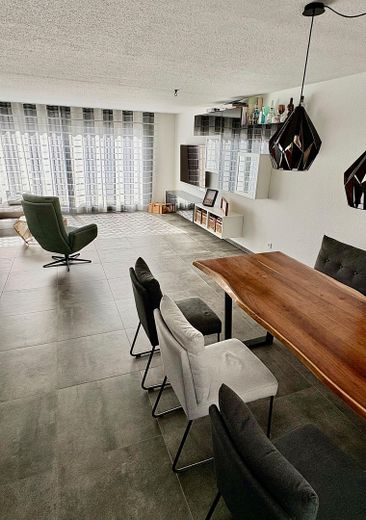 Moderno casa a schiera d'angolo in posizione adatta alle famiglie – Wohn- & Essbereich