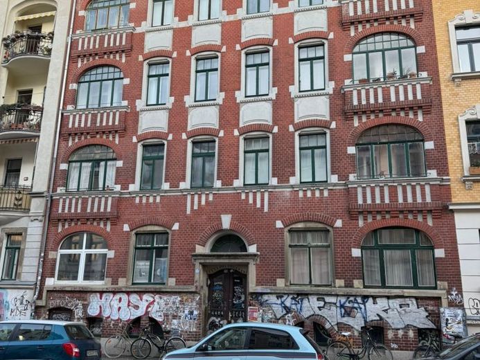 MFH in Leipzig-Connewitz - teilsaniert, vermietet! Denkmal-AfA! Top Lage! – Foto 1