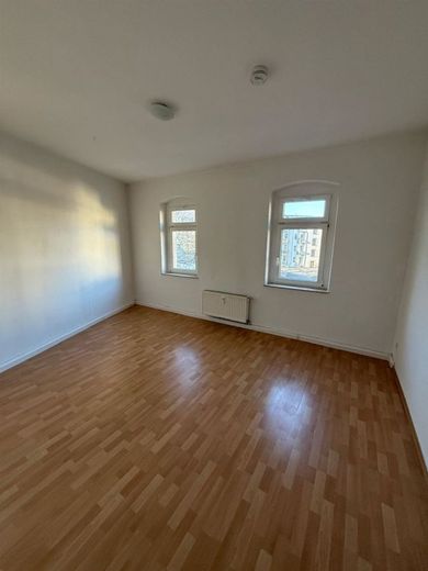 Großzügige Hinterhaus 2-Zimmer mit Laminat, EBK und Wannenbad in uninaher Lage! – PHOTO-2026-03-04-08-55-20_9