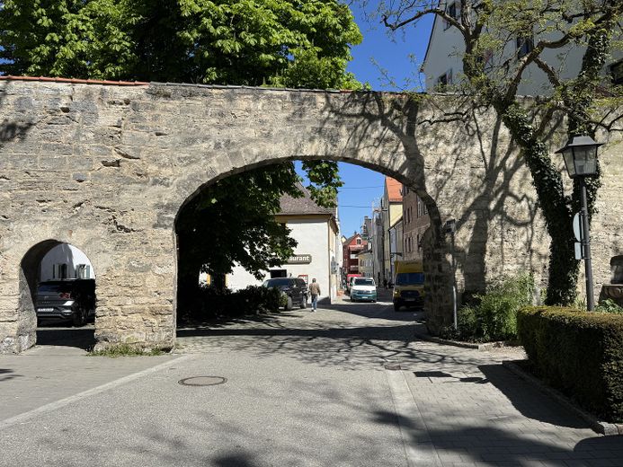 Einzigartiges Altstadt-Juwel in Weilheim mit eigenem Stadtgarten – kernsanierte 6-Zimmer-Maisonette – Stadttor zur Hofstraße