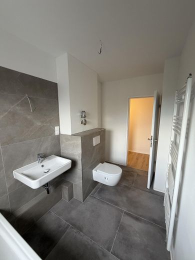 Première occupation après rénovation complète – appartement exclusif de 3 pièces avec loggia orientée plein sud – Modernes Badambiente