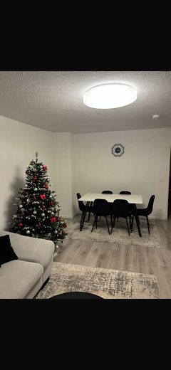 Reformada integralmente y moderna: apartamento de 2 habitaciones con cocina equipada y garaje propio en Gärtringen – Foto 3