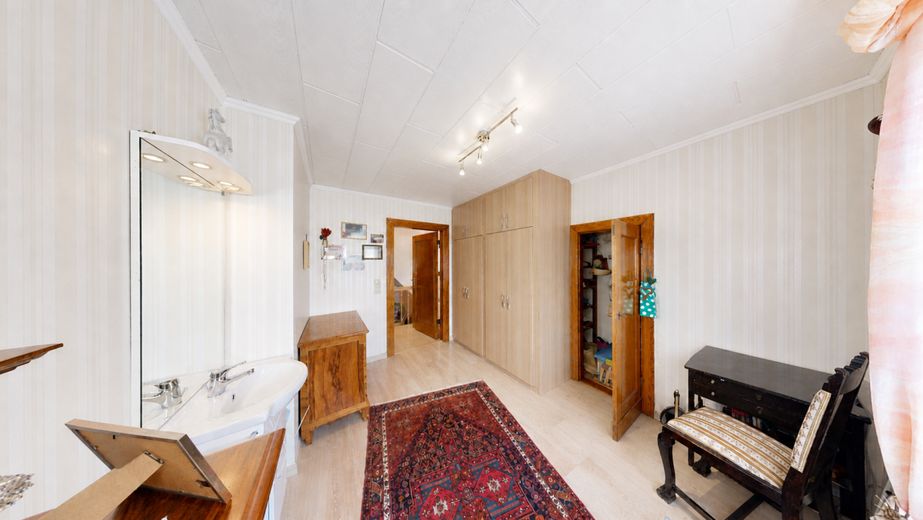 Familienhaus mit 162 m², Wintergarten und Garten in zentraler Lage von Burg bei Magdeburg – Weiteres Zimmer im OG (ehemaliges Bad - Anschlüsse erhalten)