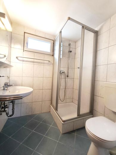 Badezimmer mit Tageslicht