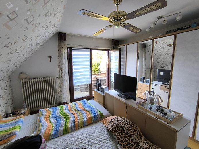 2-Familienhaus mit großem Garten – 1.OG-Schlafzimmer