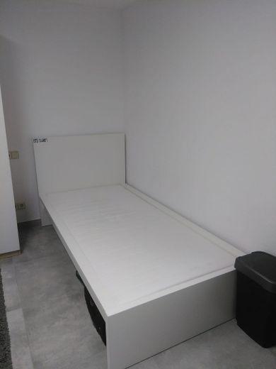 (105-02) möbeliertes 1 Zimmer in 2 er WG (Küche-Dusche-WC) in ruhiger Lage – Foto 8