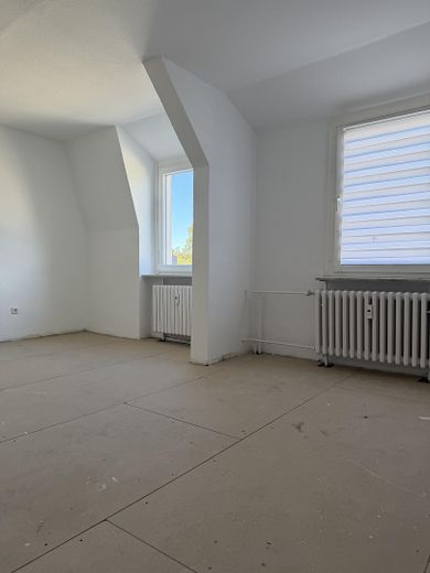 Helle renovierte 2,5-Zimmer-Wohnung in Witten-Annen mit geräumigem Wohn-/Essbereich – Foto 4