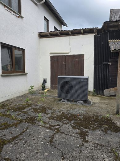 Zweifamilienhaus mit Ferienhaus und zus. Grundstück, neue Wärmepumpe und PV-Anlage - Provisionsfrei – Wärmepumpe