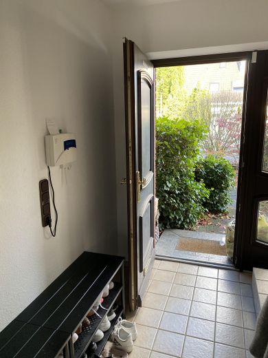 Attraktive 2-Zimmer-Maisonettewohnung in bevorzugter Wohnlage von Ratingen-Lintorf zu vermieten – eigener Eingang