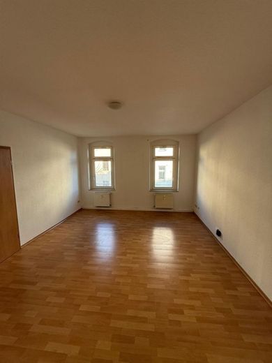 Großzügige Hinterhaus 2-Zimmer mit Laminat, EBK und Wannenbad in uninaher Lage! – PHOTO-2026-03-04-08-55-20_4