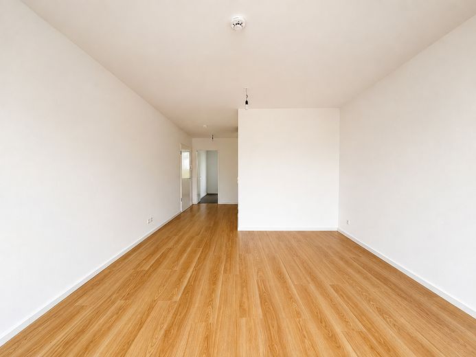Jasny, 3-pokojowy apartament dwupoziomowy z dużym balkonem, kilka minut od dworca – Zdjęcie 3