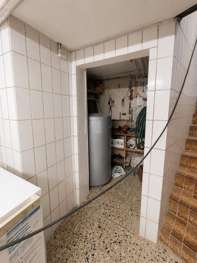 Großzügiges Wohnhaus mit ca.360 m² – Potenzial für Mehrgenerationenwohnen oder mehrere Wohneinheiten – Keller kl. Werkecke