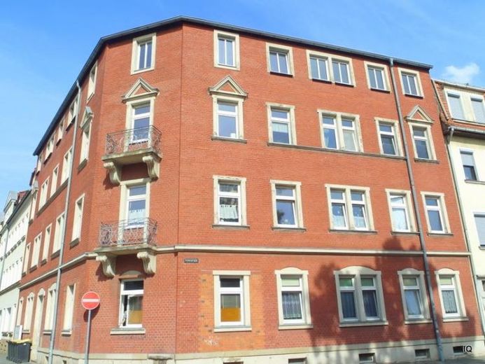 Ab sofort zu haben: Schöne 2-Zimmer-Wohnung mit Laminatboden, offener Küche & Bad mit Dusche – Foto 1
