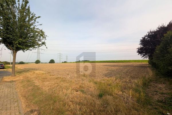 RUHELAGE MIT 2.200 QM & FREIER GESTALTUNG