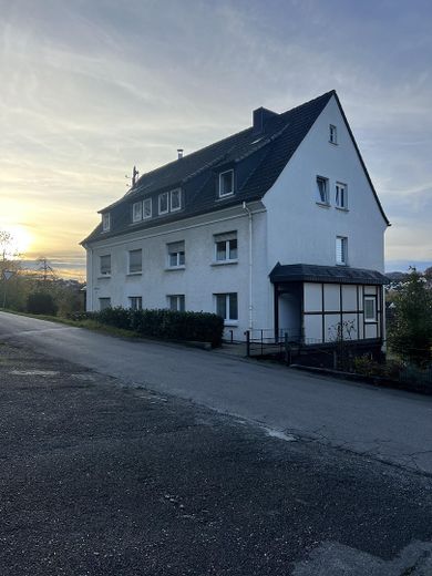Centralnie położone mieszkanie o powierzchni 55 m² w Balve – blisko do wszystkiego i komfortowe warunki do życia – Außenansicht