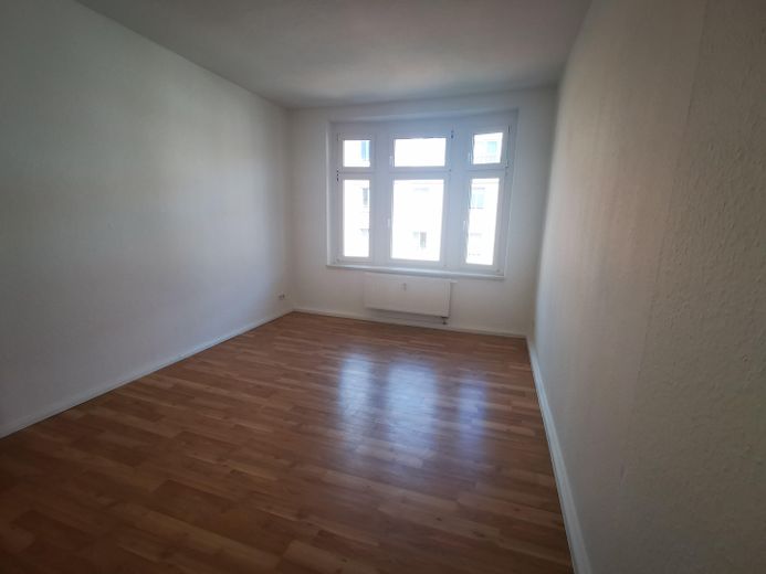 Sehr schöne helle 4-Zimmer-Wohnung unweit des Schellheimer Platzes – Schlafzimmer