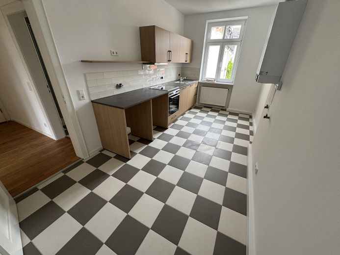 Sanierte 2-Zimmer-Wohnung im beliebten Brentanoviertel mit neuer Küchenzeile! – Küche mit neuer Küchenzeile