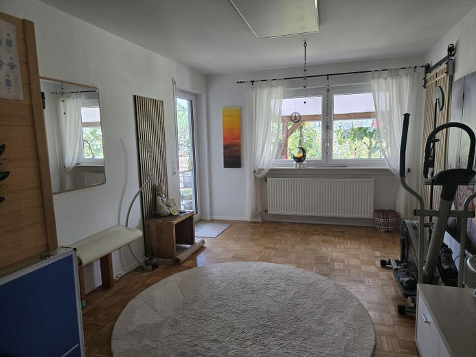 Einfamilienhaus in traumhafter Lage mit Panoramablick auf Bodensee und Schweizer Berglandschaft – Zimmer2 UG mit Zugang Terrasse