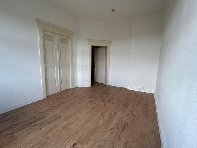 Frisch renoviert: 4-Zimmer-Whg. mit franz. Balkon am Rande des Paulusviertels – Schlafzimmer 2