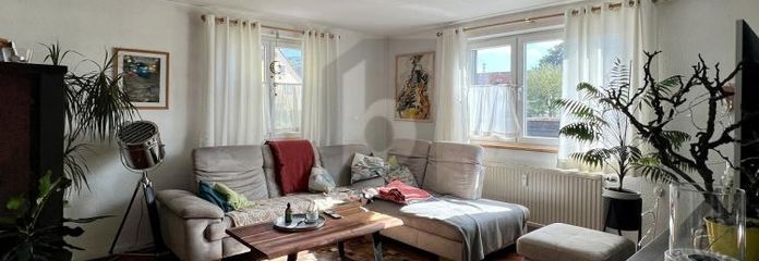 EINLADENDES ZUHAUSE ZUM WOHLFÜHLEN