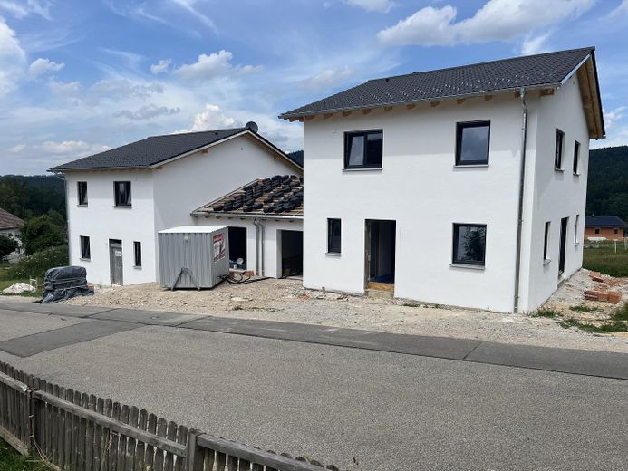 Neubau: fast fertiges Einfamilienhaus mit Garten&Garage – Oktober 2026 Erstbezug in Willmering – Foto 2