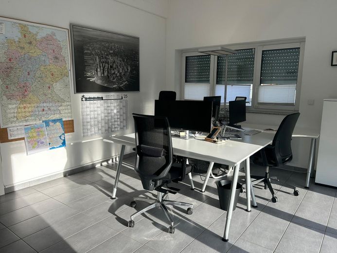 Büro 1