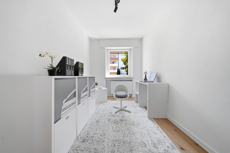 Moderne, sanierte 4 Zimmer Wohnung zum Erstbezug und provisionsfrei – Arbeitszimmer
