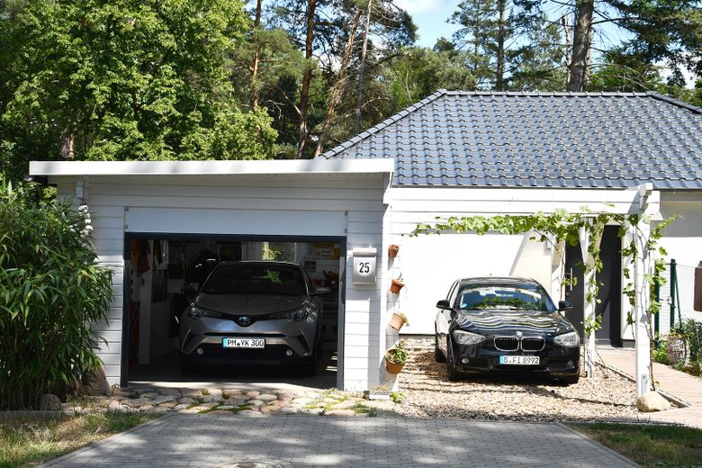 RESERVIERT  Moderner Neubau-Bungalow  mit pflegeleichtem Garten – Garage - Carport