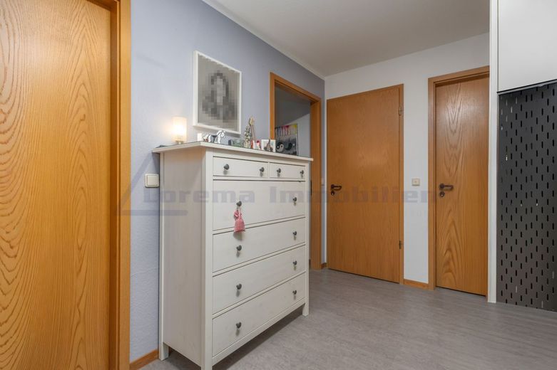 Berlin-Mariendorf: Vermietete 3-Zimmer-Kapitalanlage mit Loggia im gepflegten Ensemble – Diele