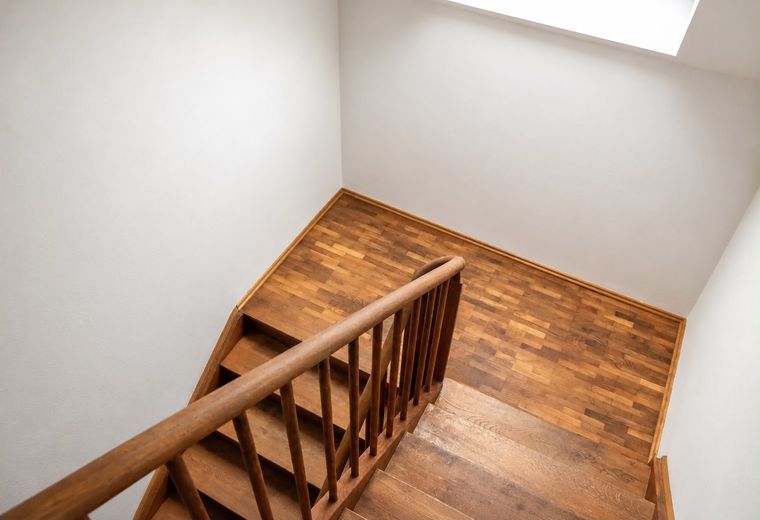 Apartamento abuhardillado renovado de 3 habitaciones (apto para piso compartido) – Foto 16