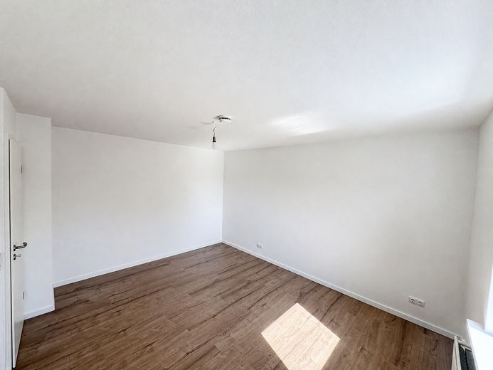 3 Zimmer Wohnung mit eigenem Garten - Erstbezug nach Renovierung – Foto 5