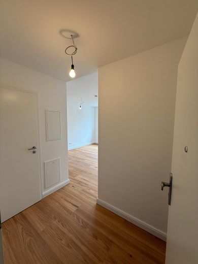 Erstbezug 1-Zimmer Appartement (unmöbliert) in Erlangen nähe Bohlenplatz - nach Kernsanierung – Flur
