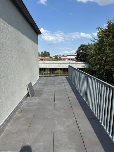 Charmante Wohnung im Staffelgeschoss – Balkon 2