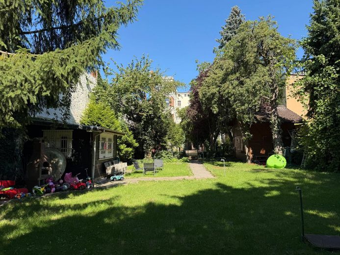 Stilvolle 3-Zimmer-WHG in historischem Altbau - Saniert! – Garten