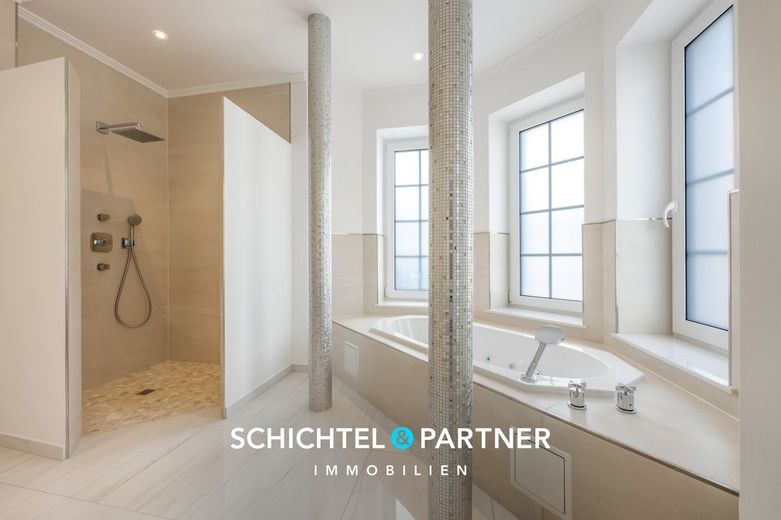 Baden | Herausragende Luxusvilla am Weserhang mit Wellness-Landschaft – S&amp;P | Vollbad