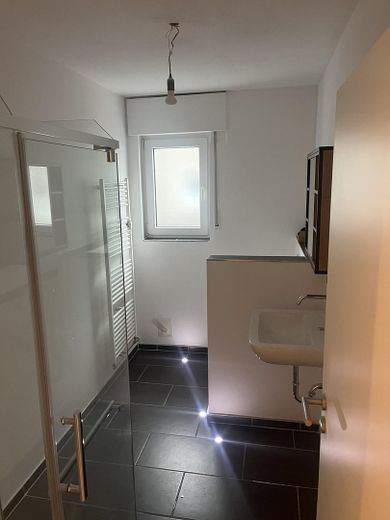 sanierte Wohnung mit Terrasse Garten u. Garage in Voxtrup – Badezimmer