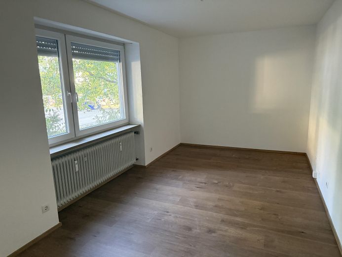 Власний сад площею 314 м²: відремонтована 4-кімнатна квартира у власності з 2 балконами, без комісії – Schlafen/Büro 3