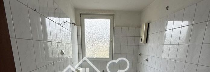 Frisch renovierte 3-Zimmer-Dachgeschosswohnung mit Tageslichtbad & Gästebad in Essen