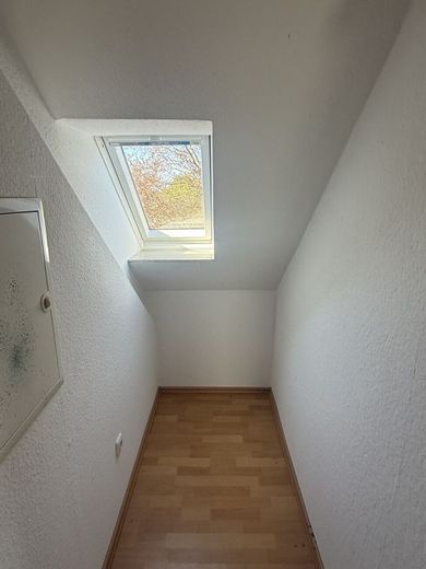 Ihre Chance: Dreifamilienhaus mit Garten, Balkon &amp; zwei freien Wohnungen – Abstellraum im DG