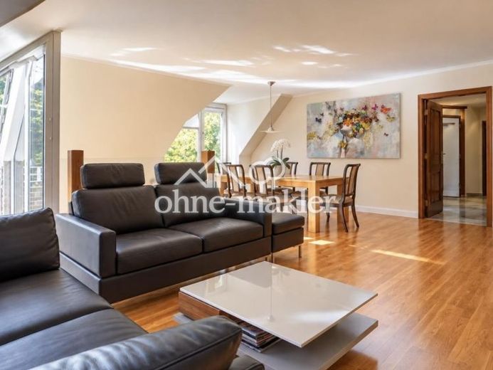 Hamburg yakınlarında Ahrensburg’da özel mobilyalı dubleks daire – yaklaşık 120 m², çatı teraslı – Fotoğraf 1