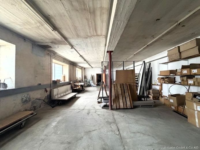 Hallen‑ und Lagerimmobilie ca 530m² auf  ca. 6600m² Grundstück mit Erweiterungspotenzial in Hof – VUB0002378-9