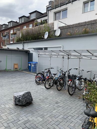Im Herzen von Büderich - in 2024 kernsanierte wunderschöne 2-Zimmerwohnung mit Balkon – Fahrradständer im Hof
