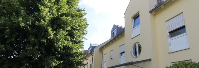 *** Appartamento di 3 locali in una zona residenziale rinomata di Penig con cucina componibile + balcone + garage sotterraneo ***