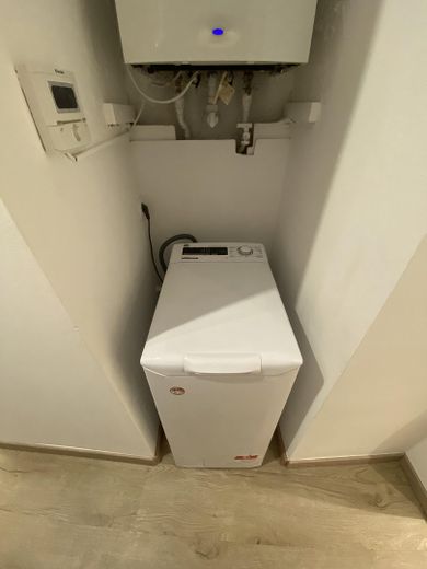 Reformado, amueblado, primera ocupación, entrada propia, céntrico – Waschmaschine