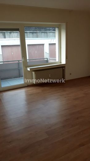 NEU***Zwei Zimmer ETW mit Balkon in direkter Stadtlage von Kommern***NEU – Wohnzimmer leer