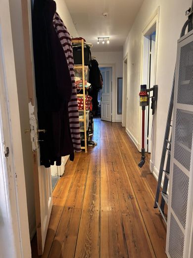 Flur, Blick Richtung Whg-Tür