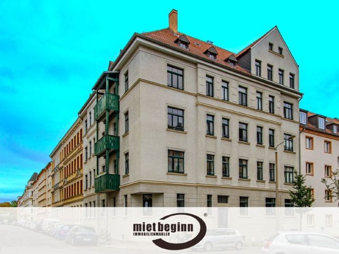 BALCONE – BELLA CUCINA ABITABILE – BAGNO CON VASCA – RIPOSTIGLIO – CANTINA – PIANO RIALZATO – Foto 1