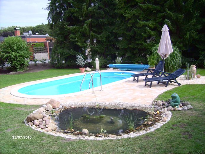 Pool mit Teich